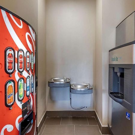 Comfort Inn & Suites Greenville I-70 Zewnętrze zdjęcie