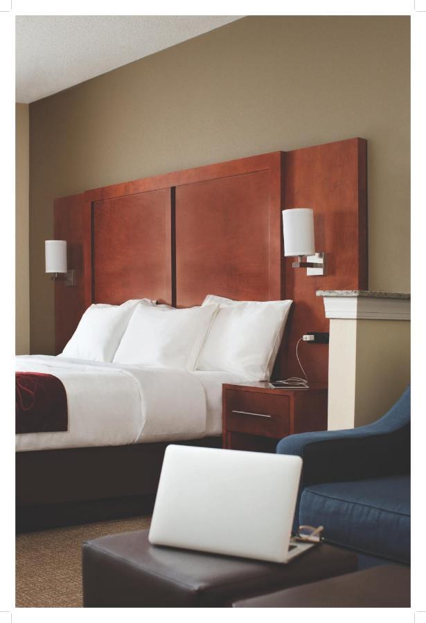 Comfort Inn & Suites Greenville I-70 Zewnętrze zdjęcie