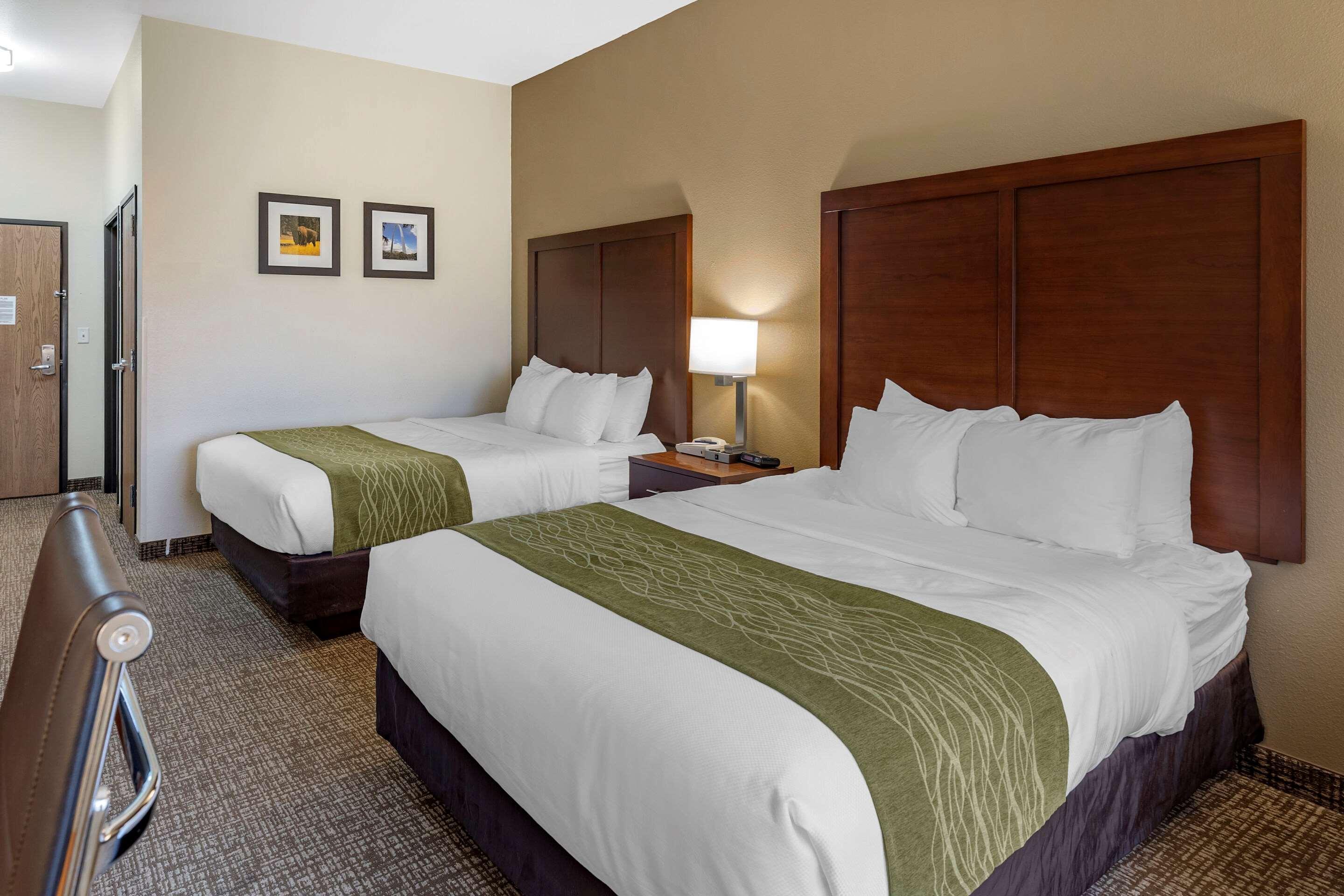 Comfort Inn & Suites Greenville I-70 Zewnętrze zdjęcie