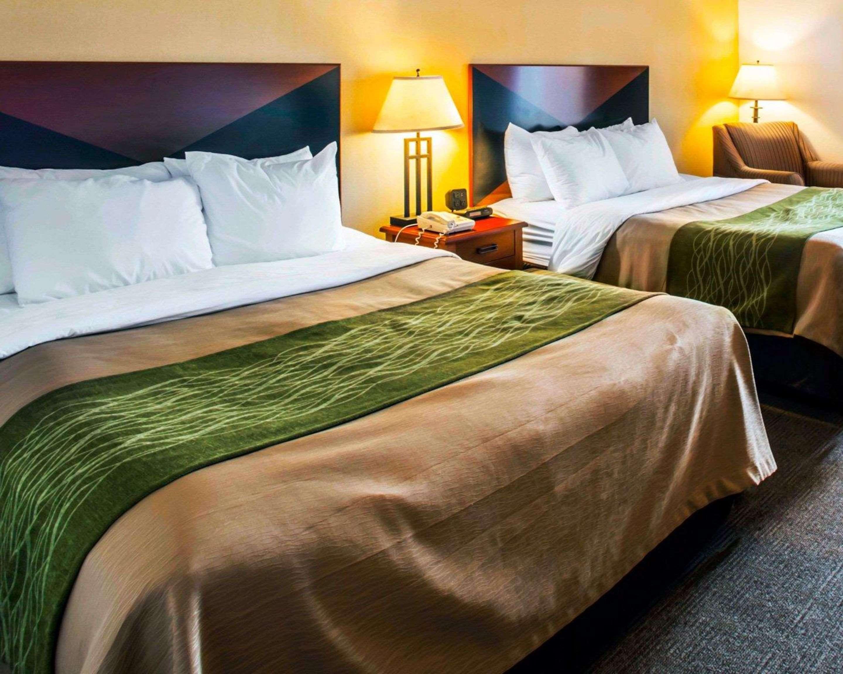 Comfort Inn & Suites Greenville I-70 Zewnętrze zdjęcie