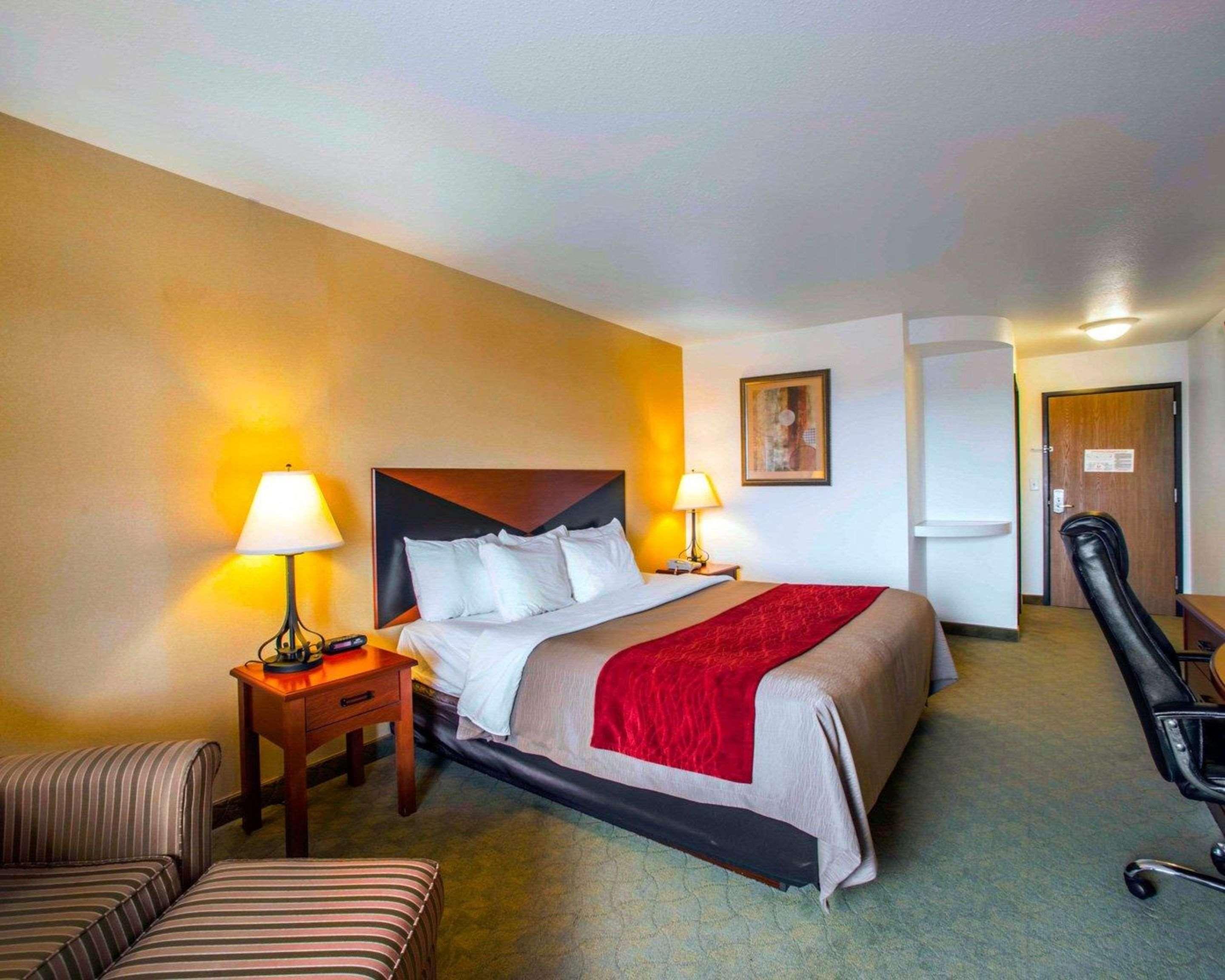 Comfort Inn & Suites Greenville I-70 Zewnętrze zdjęcie