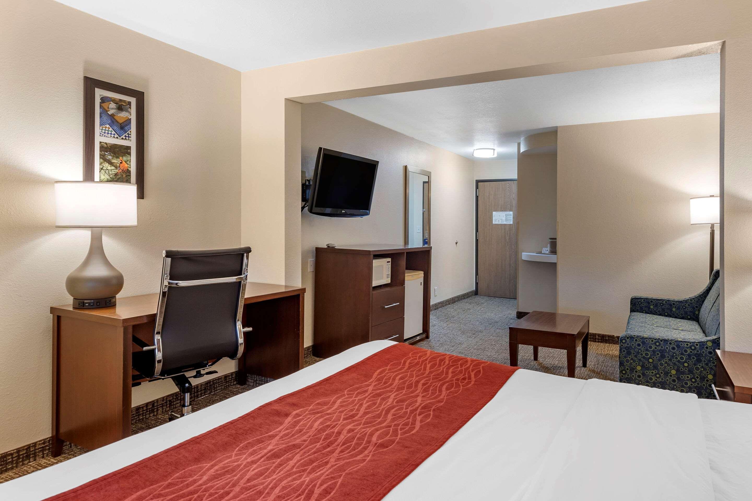 Comfort Inn & Suites Greenville I-70 Zewnętrze zdjęcie