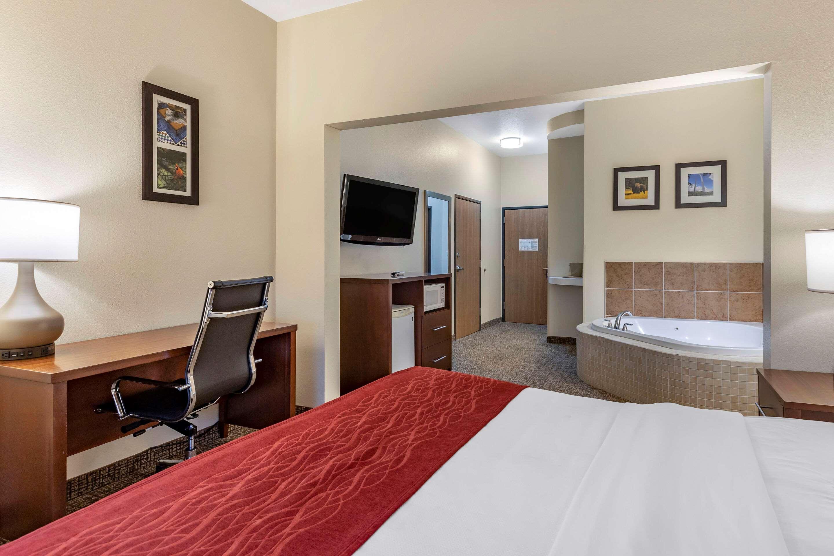 Comfort Inn & Suites Greenville I-70 Zewnętrze zdjęcie
