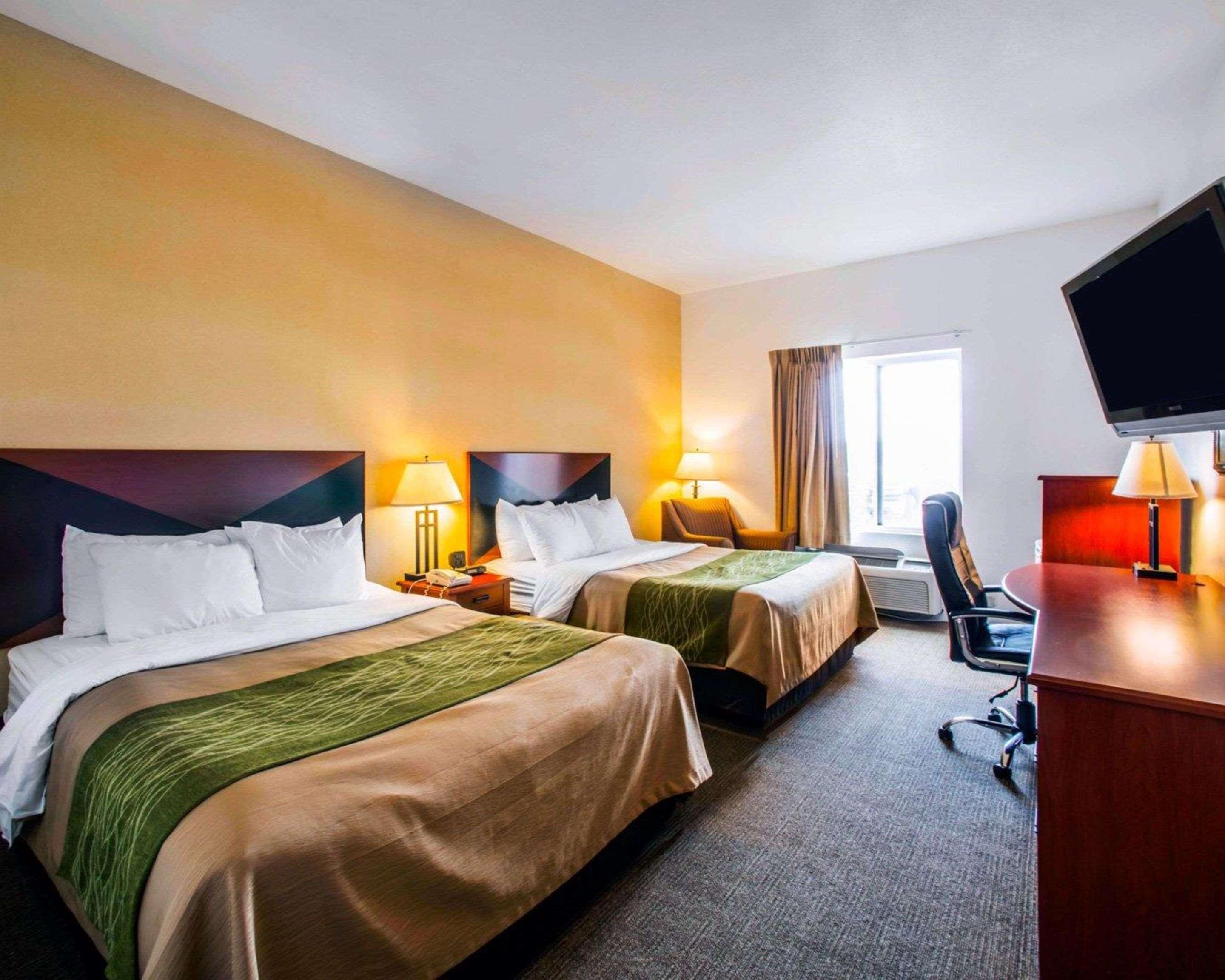 Comfort Inn & Suites Greenville I-70 Zewnętrze zdjęcie