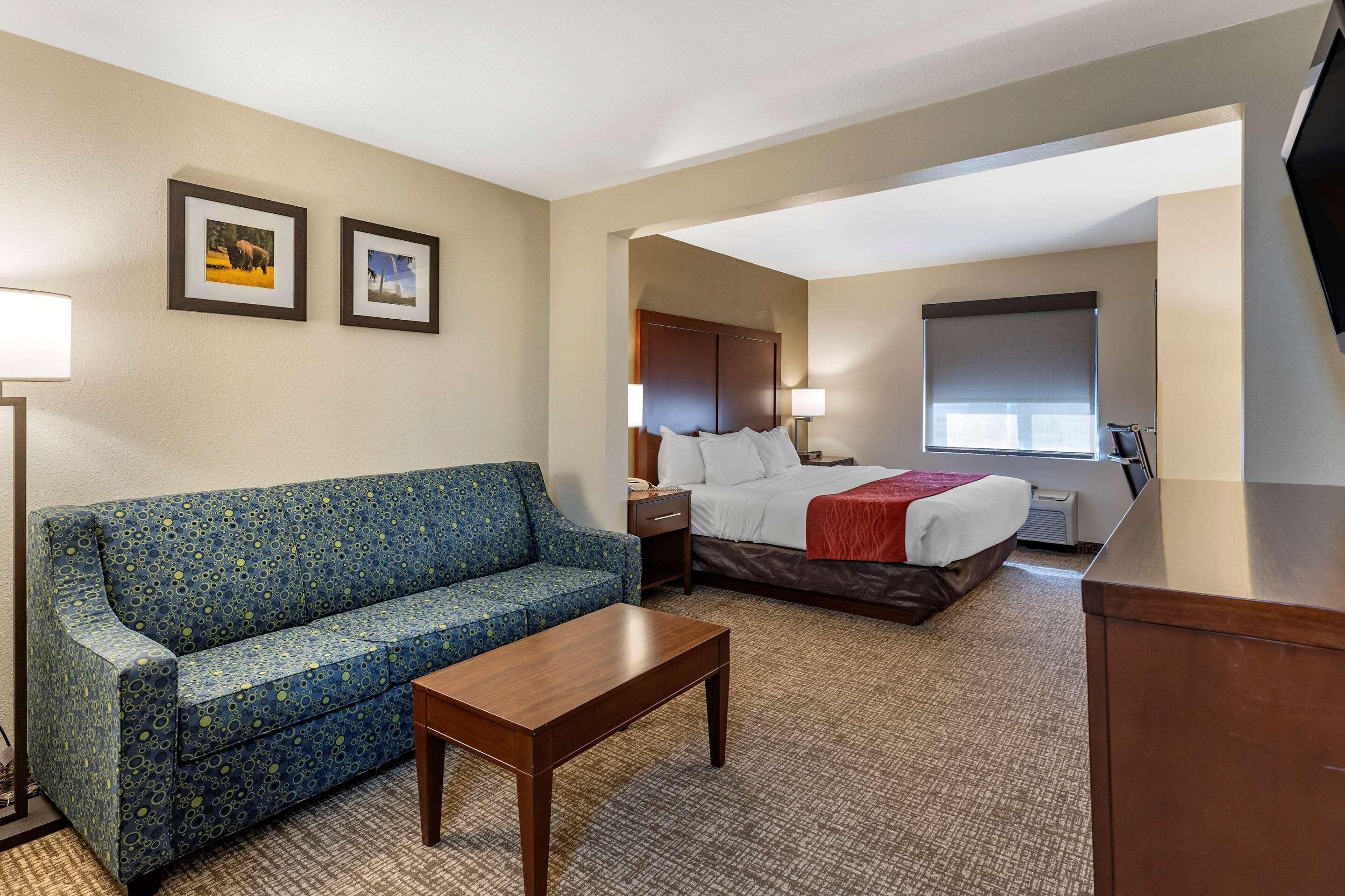 Comfort Inn & Suites Greenville I-70 Zewnętrze zdjęcie
