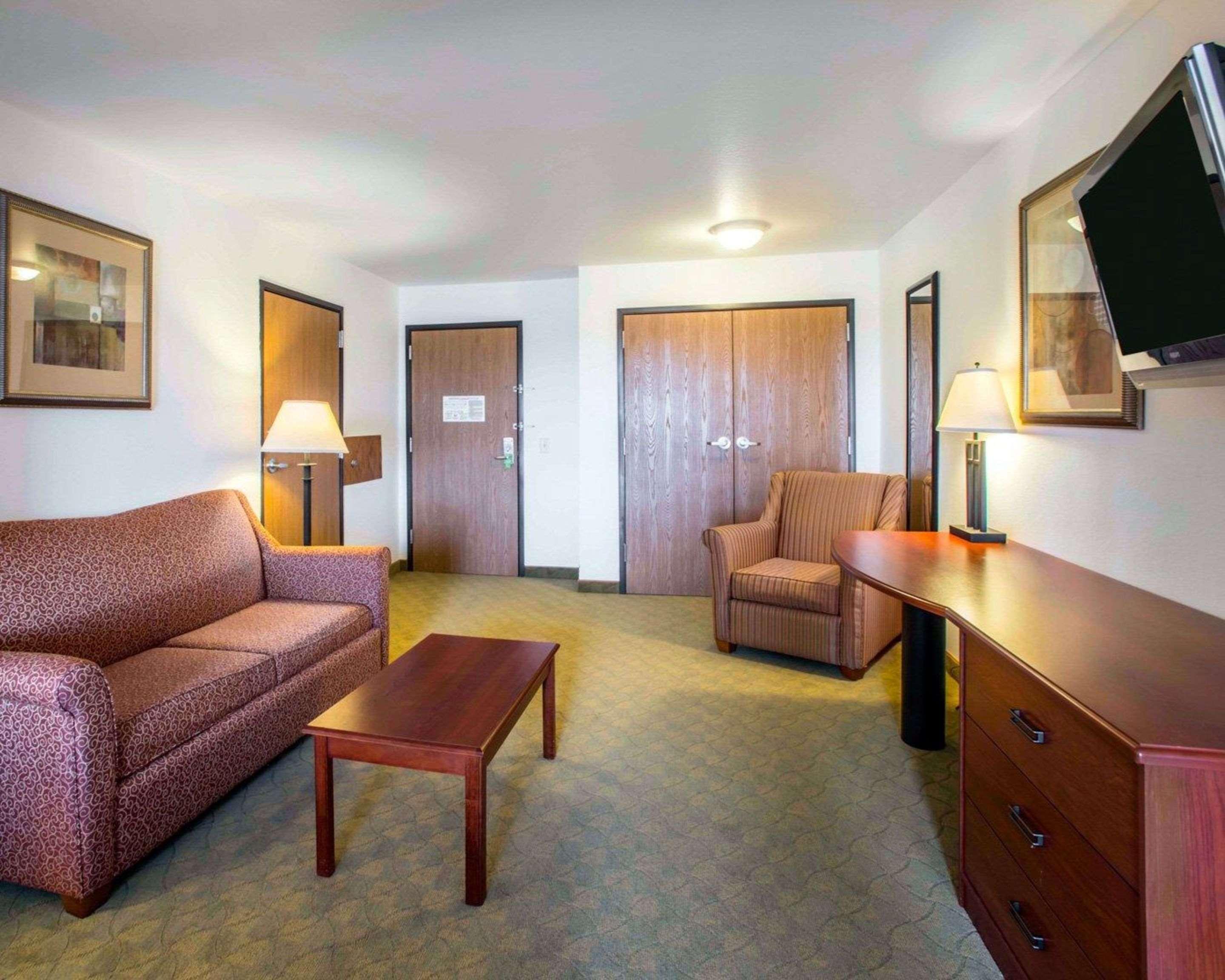 Comfort Inn & Suites Greenville I-70 Zewnętrze zdjęcie
