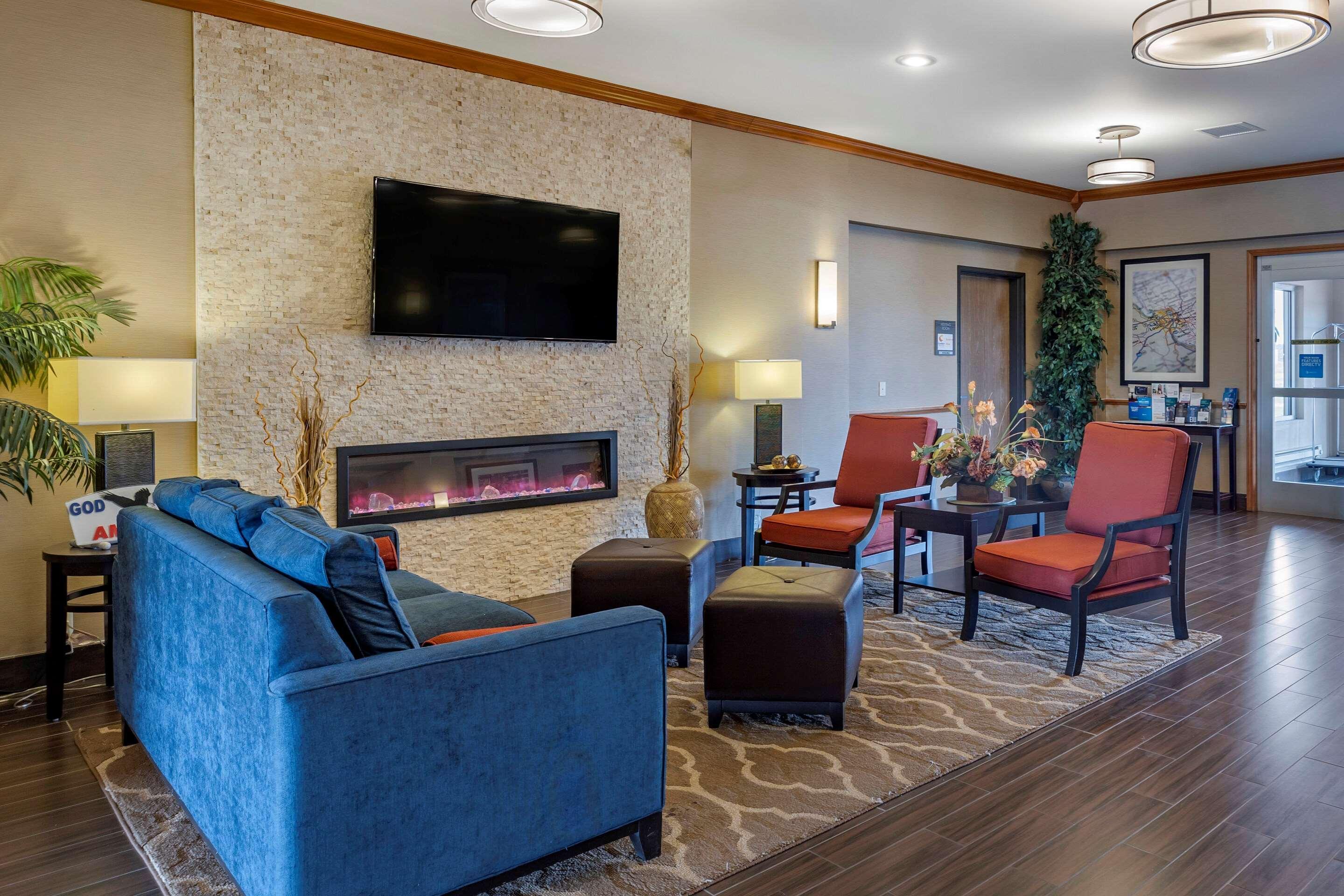 Comfort Inn & Suites Greenville I-70 Zewnętrze zdjęcie