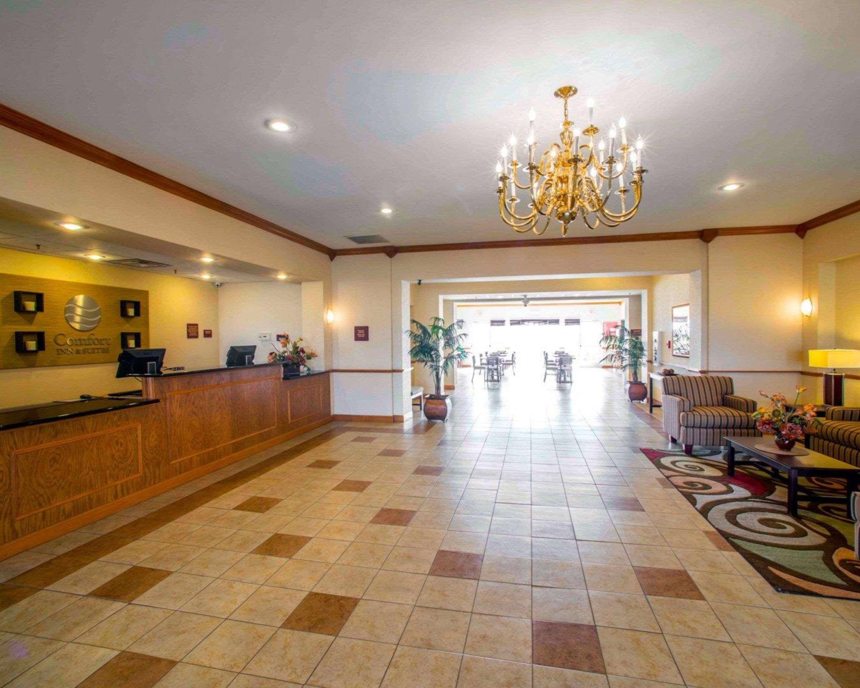 Comfort Inn & Suites Greenville I-70 Zewnętrze zdjęcie