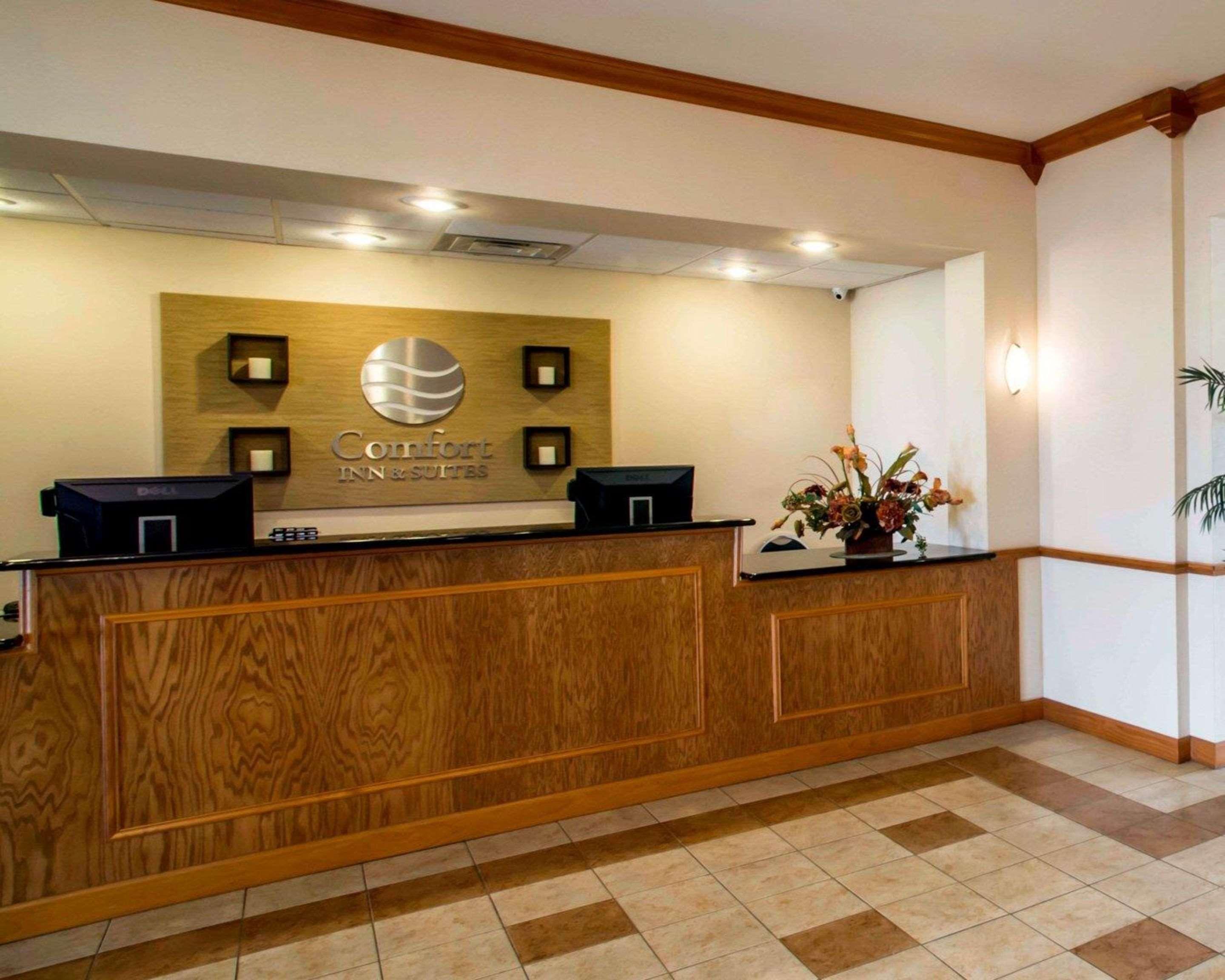 Comfort Inn & Suites Greenville I-70 Zewnętrze zdjęcie
