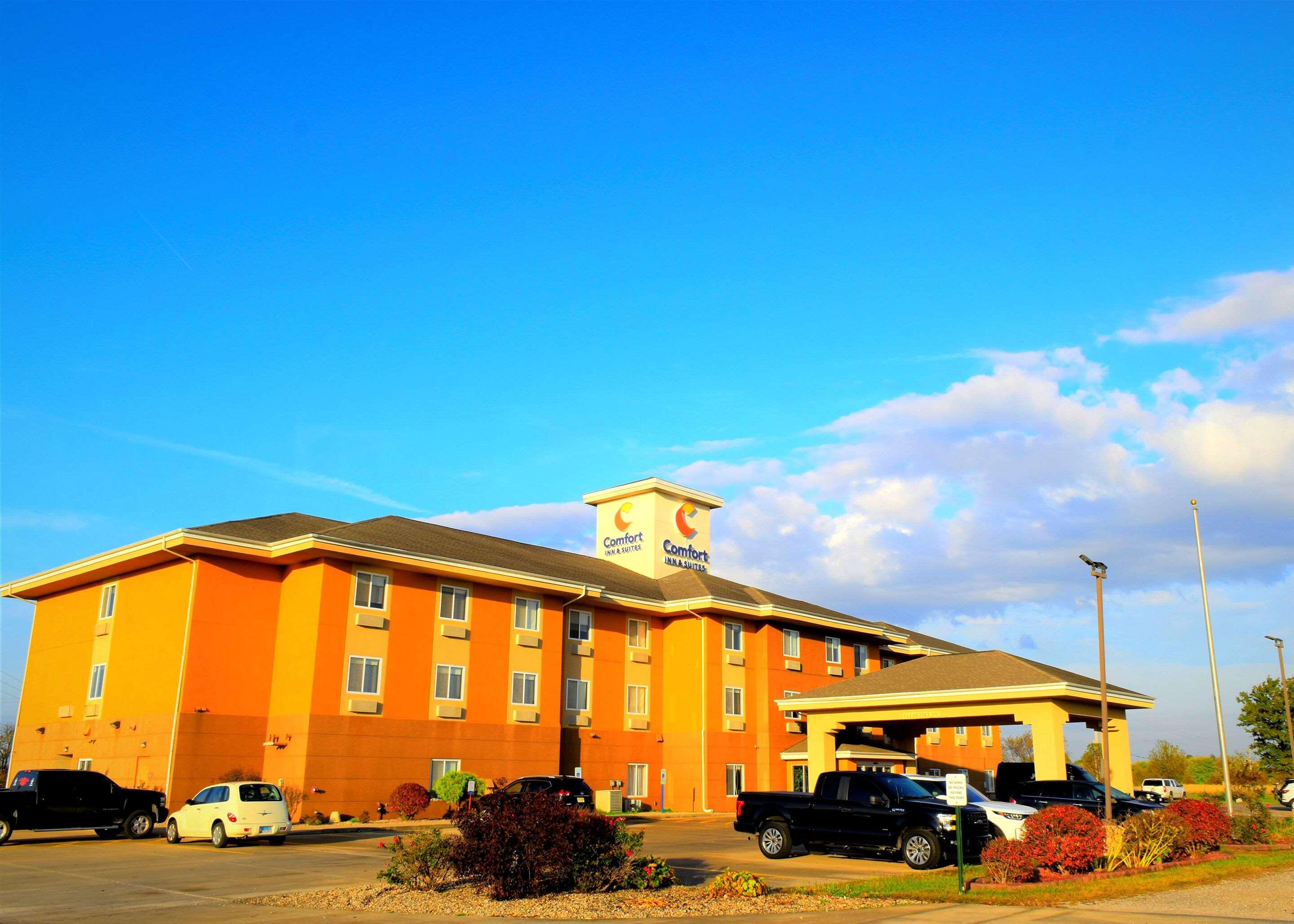 Comfort Inn & Suites Greenville I-70 Zewnętrze zdjęcie