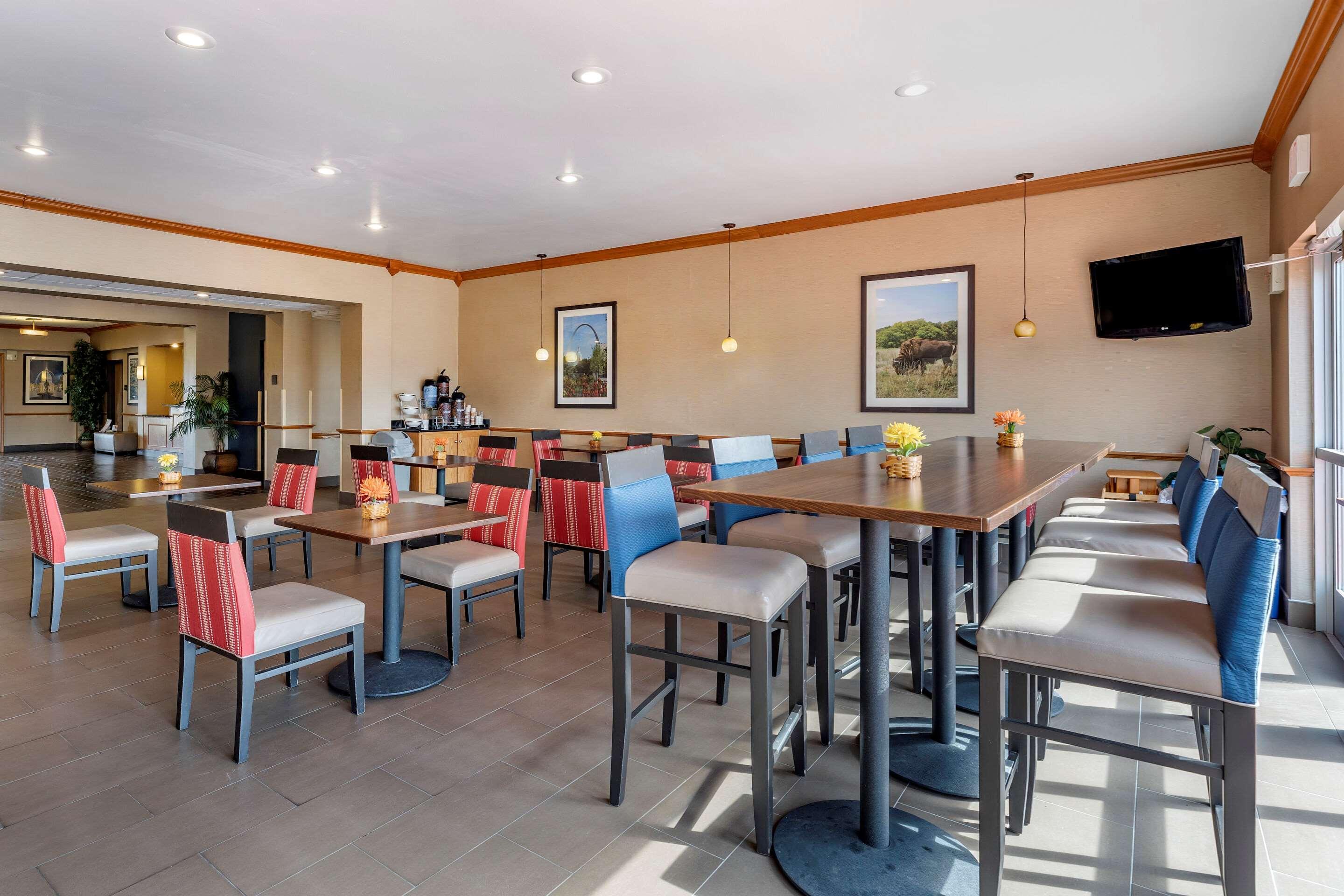 Comfort Inn & Suites Greenville I-70 Zewnętrze zdjęcie