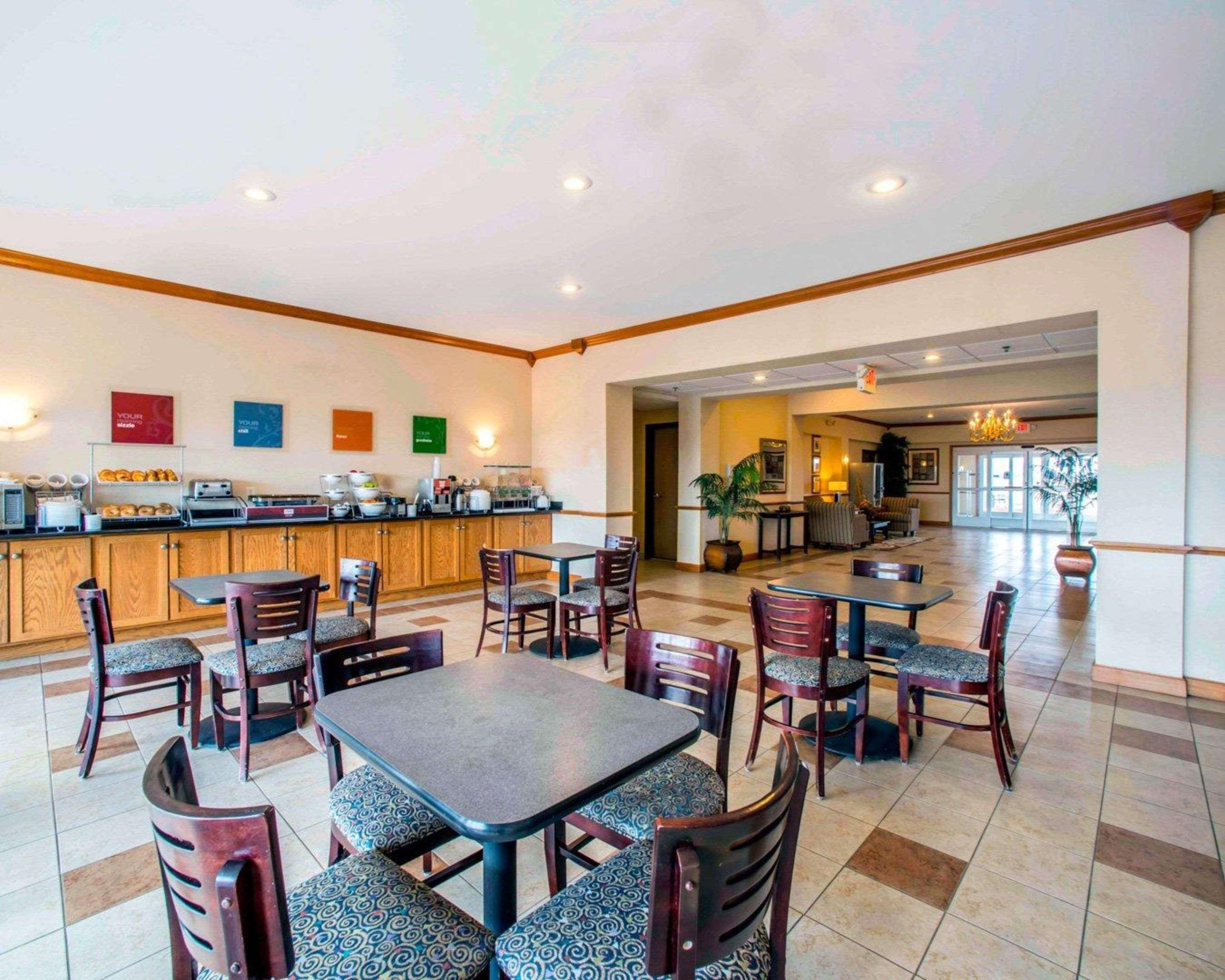 Comfort Inn & Suites Greenville I-70 Zewnętrze zdjęcie