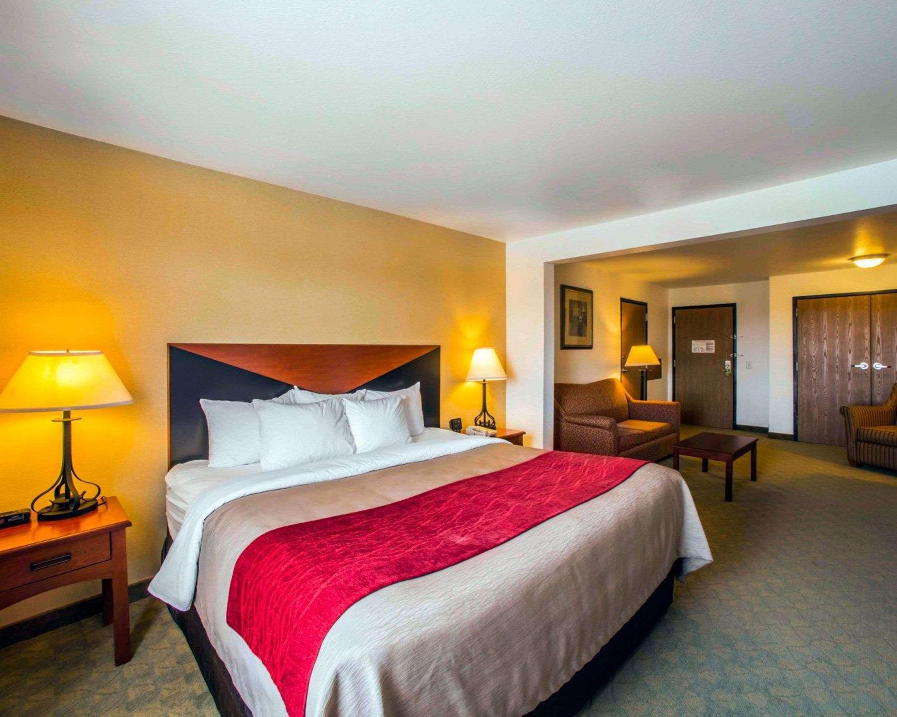 Comfort Inn & Suites Greenville I-70 Zewnętrze zdjęcie