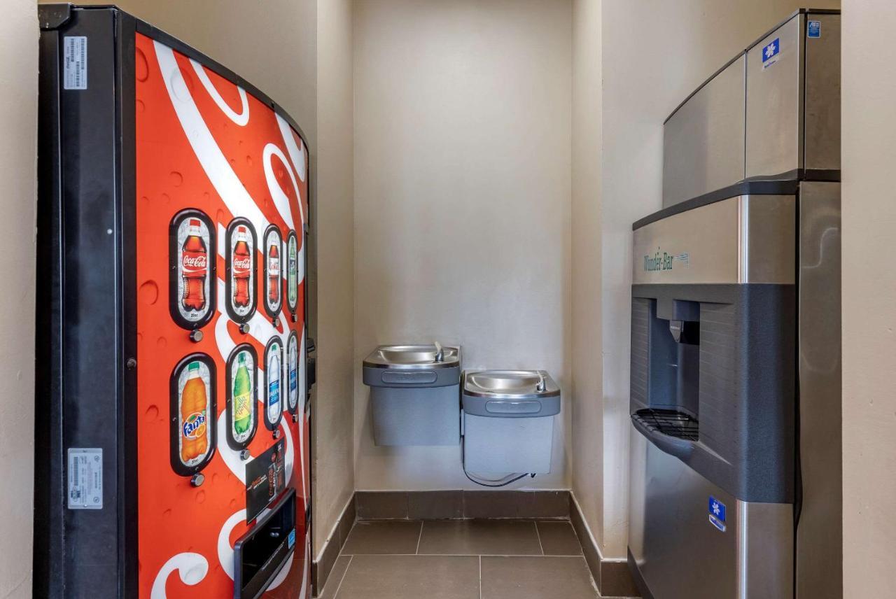 Comfort Inn & Suites Greenville I-70 Zewnętrze zdjęcie